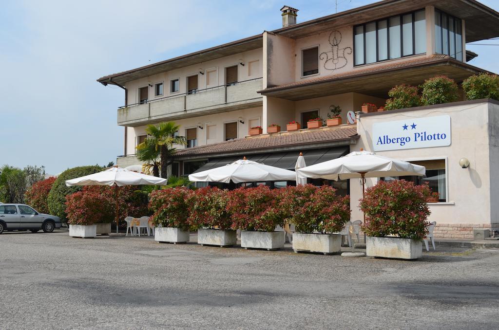 Hotel Pilotto 佩斯基耶拉德加达 外观 照片