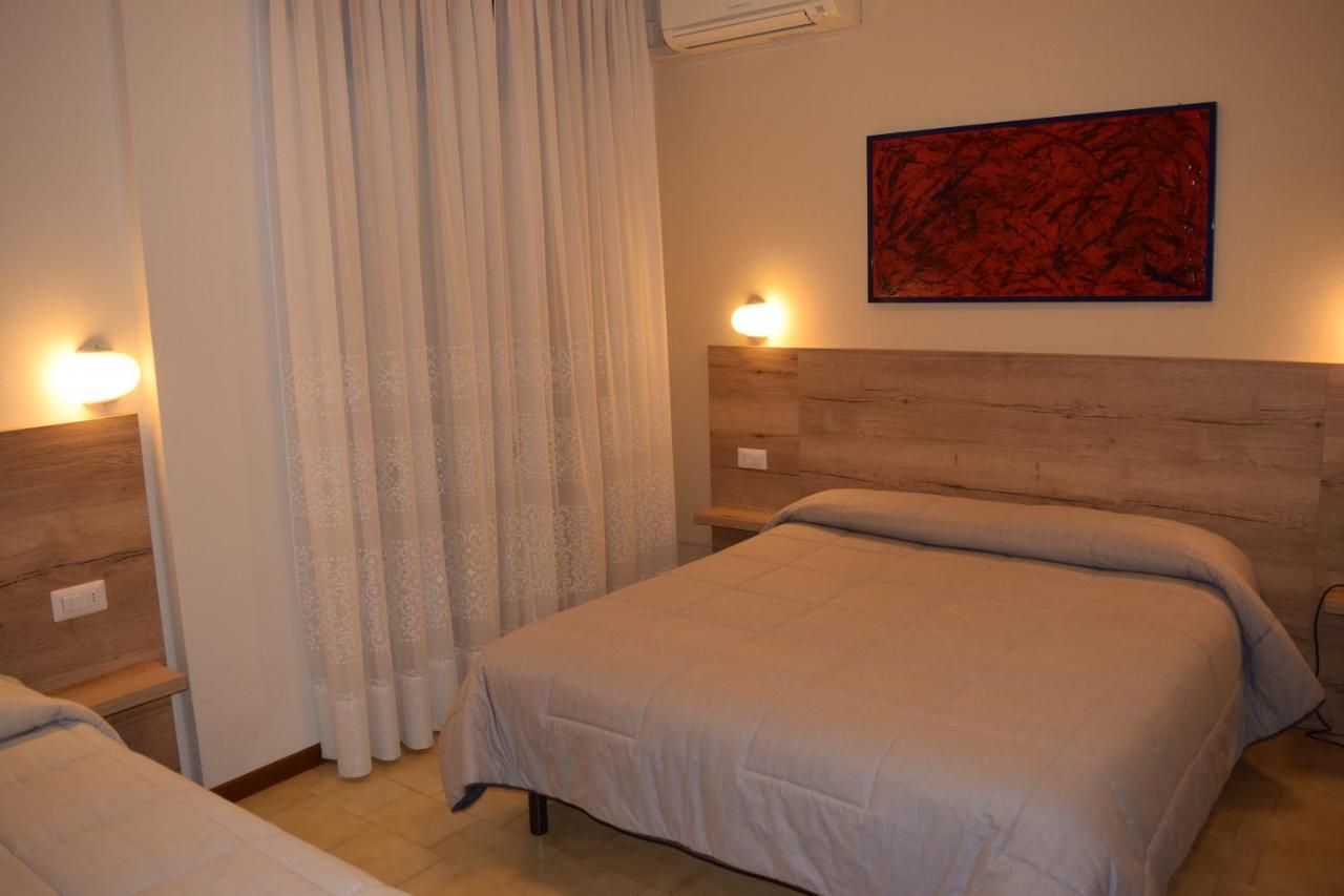 Hotel Pilotto 佩斯基耶拉德加达 外观 照片